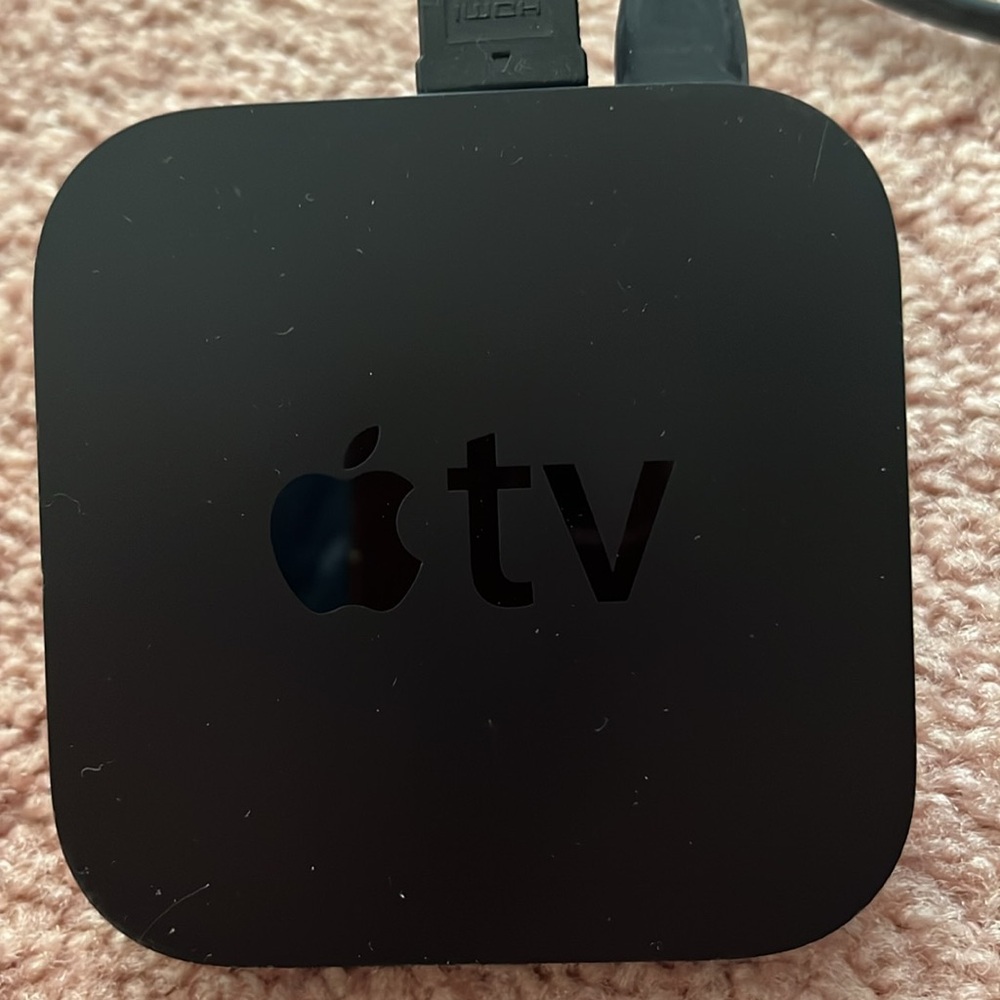 Apple TV🍎 Model A1469 With Controller and Cords - Picture 2 of 10